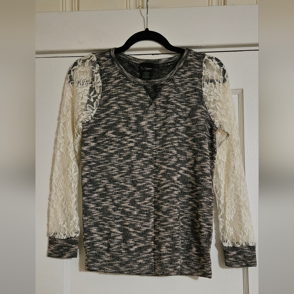 Marbled Blk & Cream Laced Long Sleeved Sweater Size Small